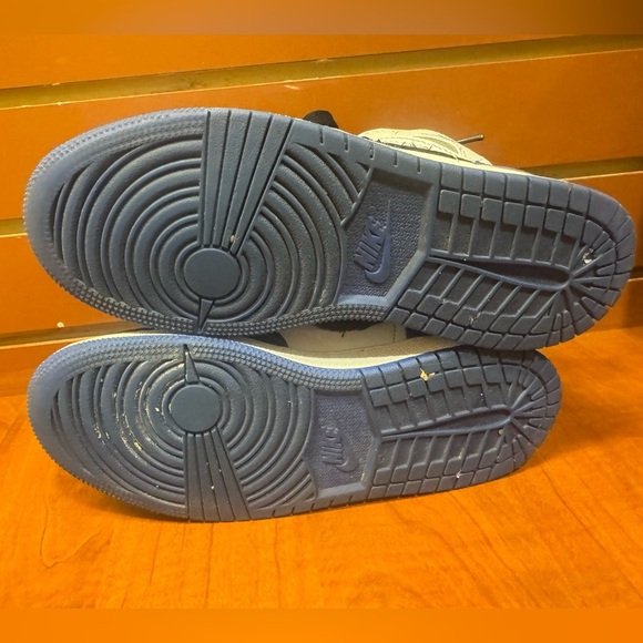 Jordan Men's Black, White, and Blue Sneakers - Picture 13 of 13